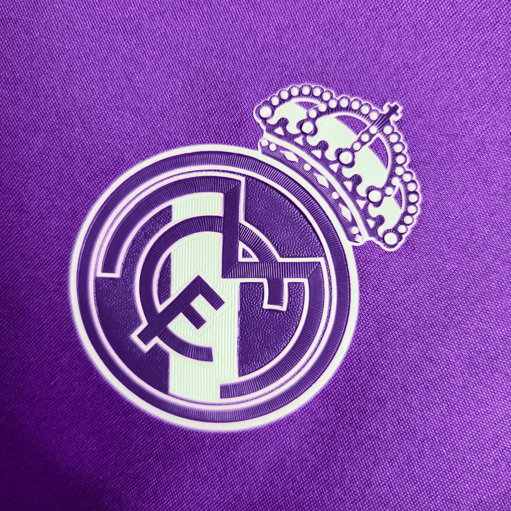 Lila Trikot von Real Madrid – 2016–2017 Auswärts